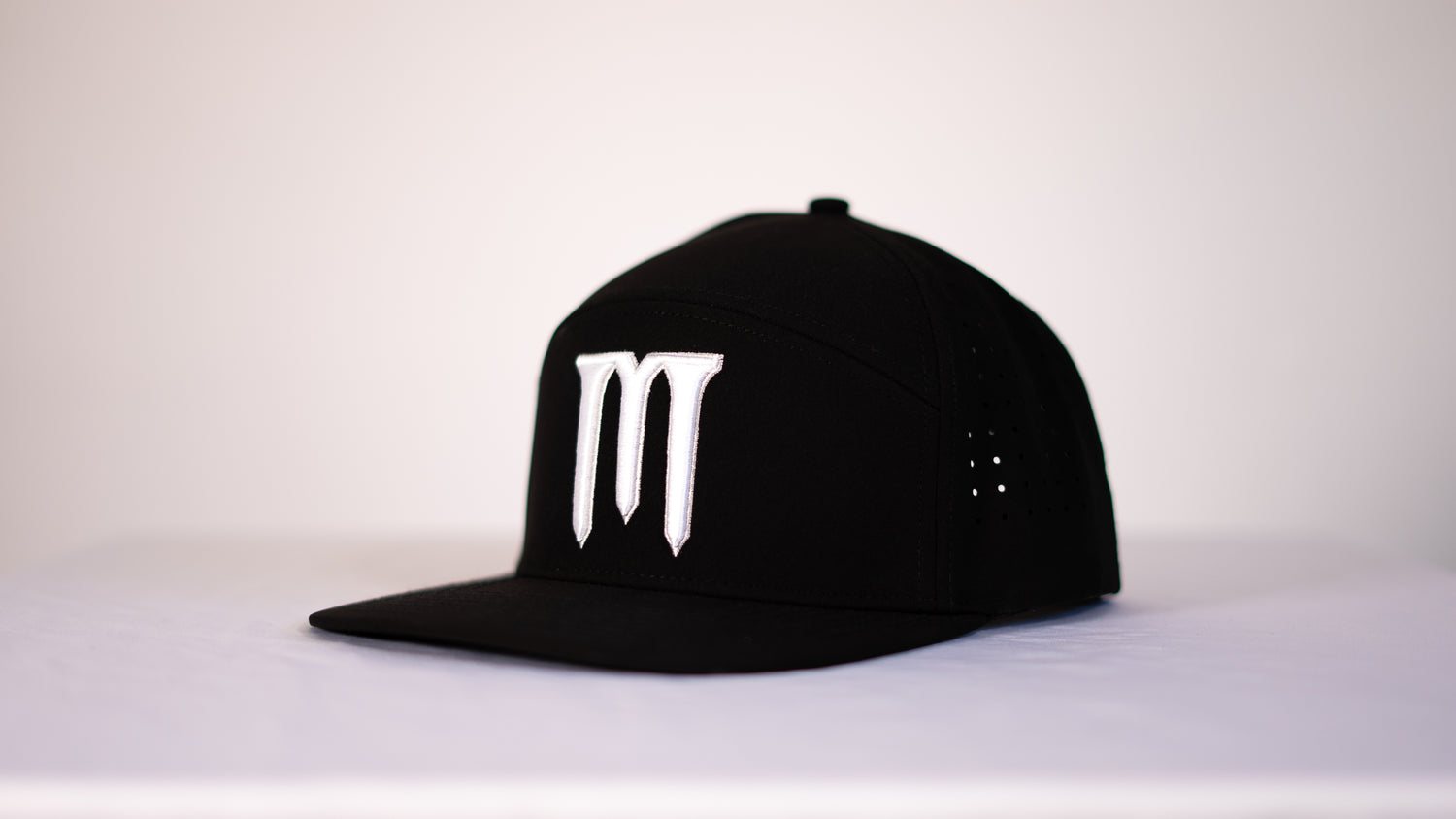 Black " 3 Tee M" Snapback